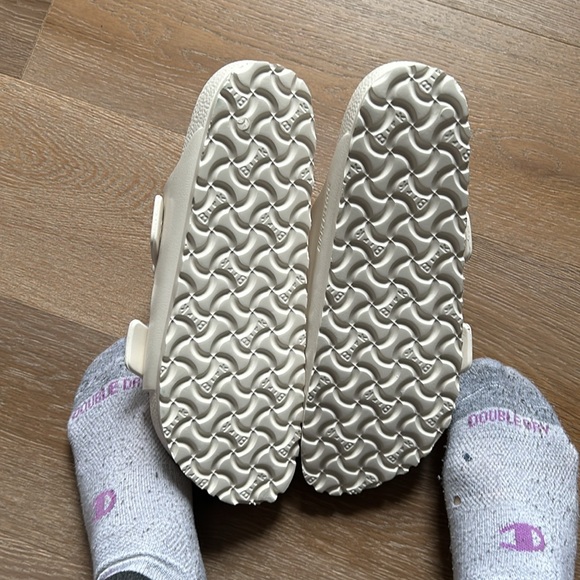 Birkenstock eggshell sandals size 9-9.5. - Picture 5 of 5
